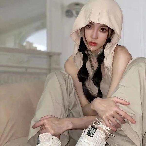 在阳光下腐烂